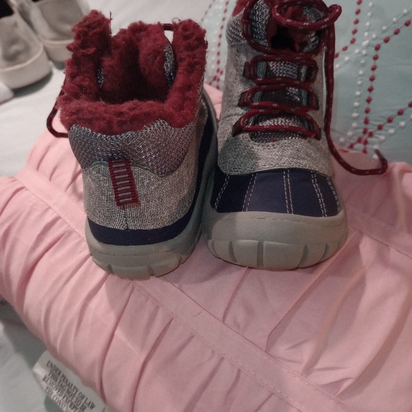 Wonder nation boots for boys. Size 8 - Picture 3 of 6